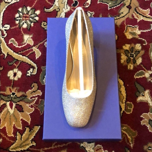 Stuart Weitzman Marymid Pump - Picture 3 of 5